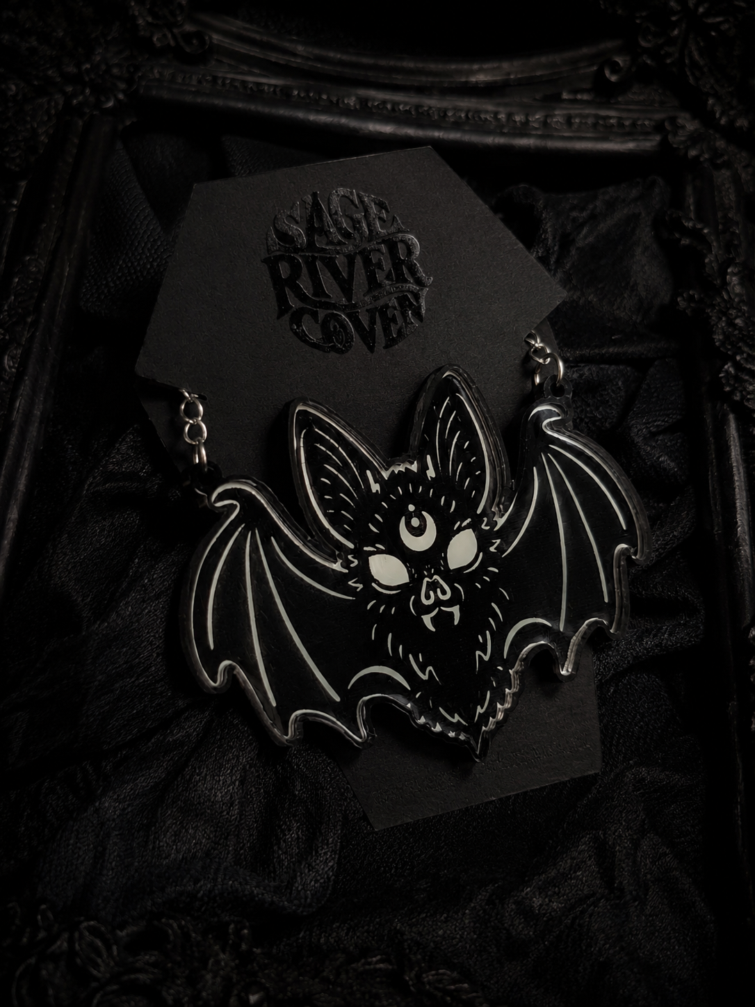 The Nocturne Familiar Necklace